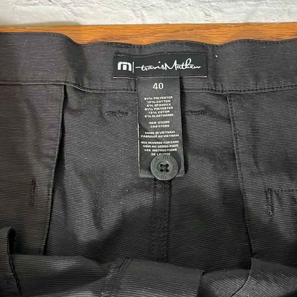 TRAVIS MATTHEW MENS GOLF SHORTS BLACK SIZE 40
